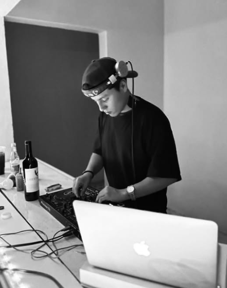 DJ MOCBAT en cabina